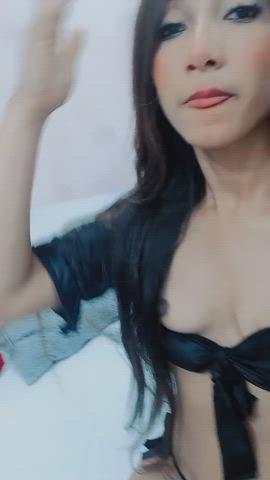 brunette camgirl curvy latina natural tits seduction small tits solo webcam gif