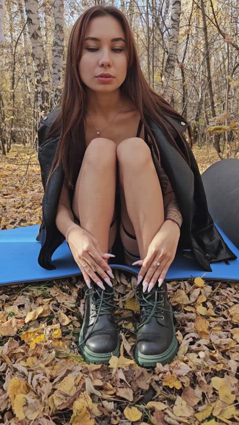 college feet feet fetish foot foot fetish legs outdoor panties sexy workout gif