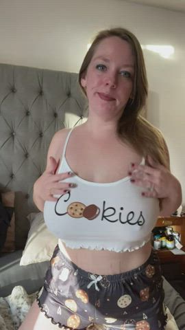 MILF and cookies anyone?