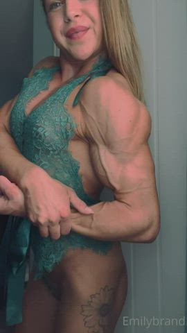 bodybuilder fitness muscular milf gif