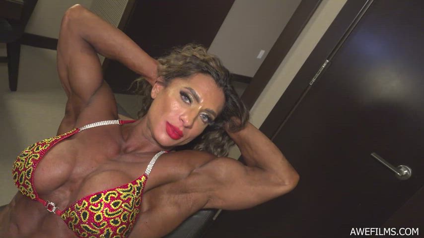 big tits bodybuilder fake boobs fake tits female fitness muscles muscular girl flexing