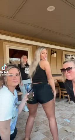 ass blonde milf mom pawg gif