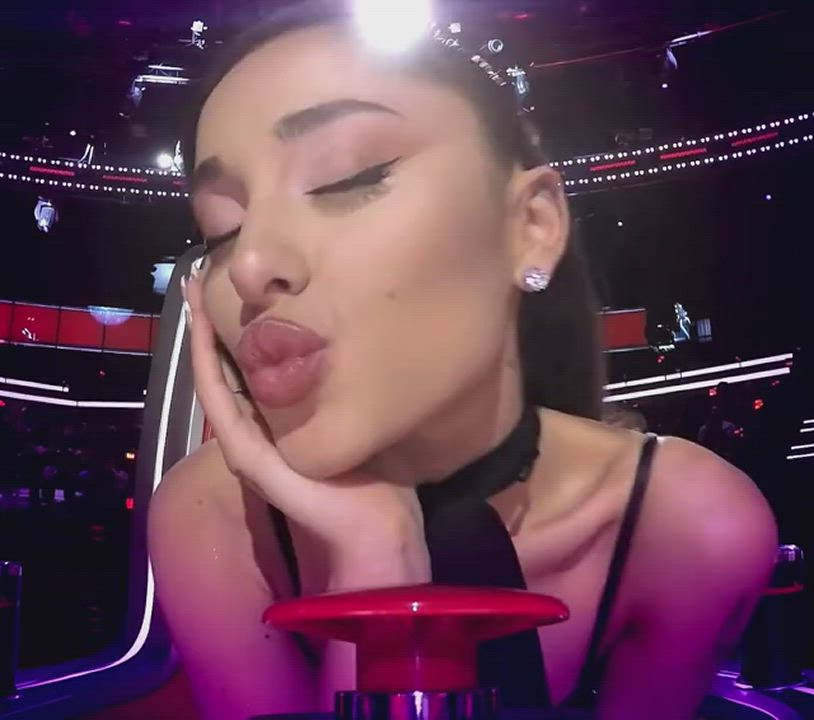 Ariana Grande Cute Kiss gif