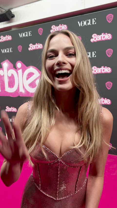 actress blonde celebrity cleavage margot robbie natural tits small tits gif