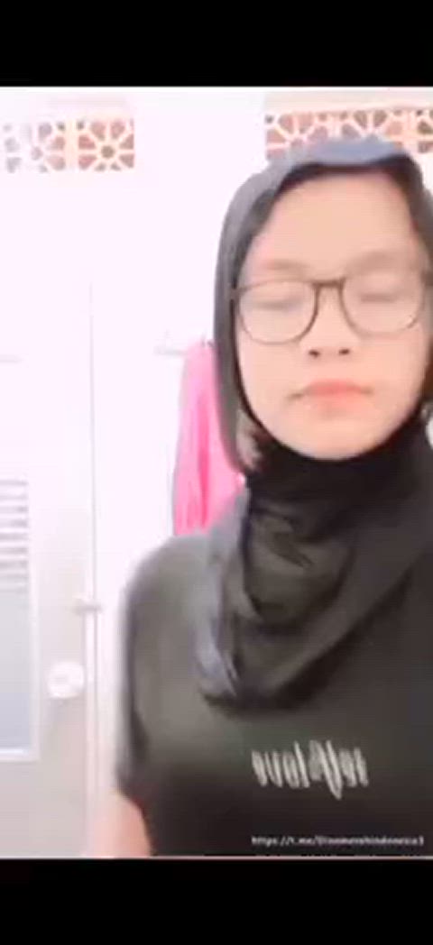 big tits hijab malaysian solo tits gif