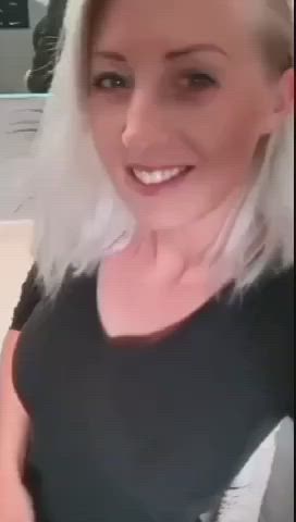 Boobs Flashing MILF Mom NSFW Natural Tits Old OnlyFans Top gif