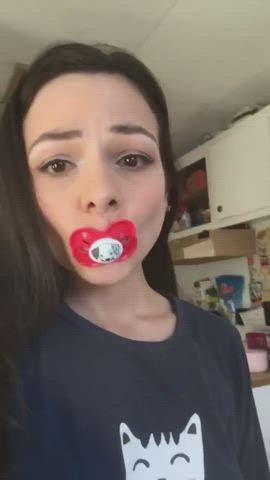 Babe Brunette Sucking gif