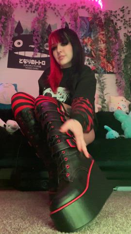 emo feet feet fetish foot fetish knee high socks onlyfans socks teen gif