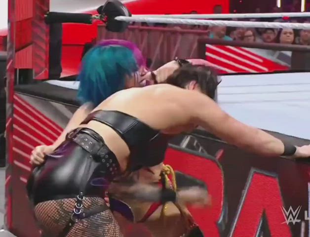 ass big ass booty muscles muscular girl thick thighs wrestling gif