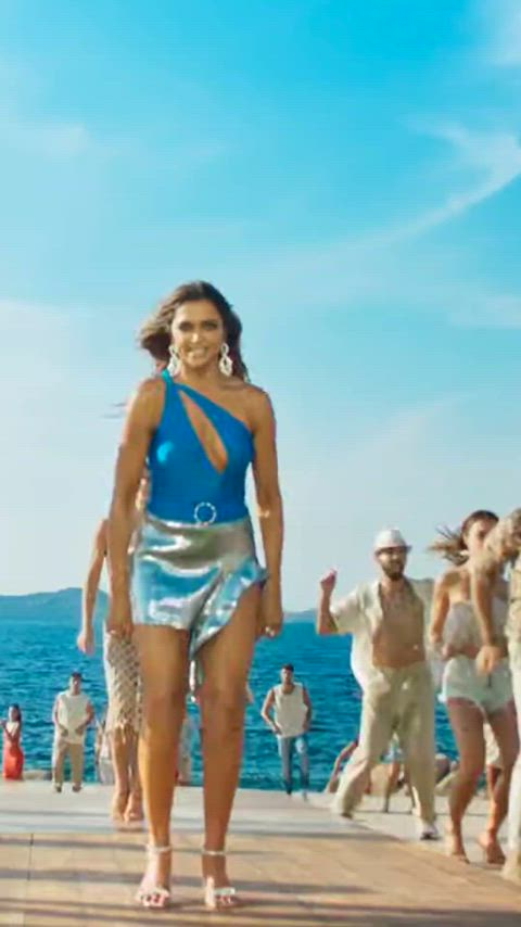 Deepika Padukone's bouncing titties