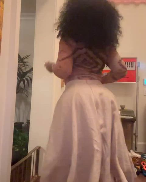 sza shaking that ass