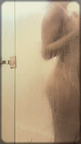 Shower tits