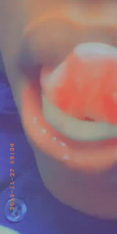 ebony horny lips gif