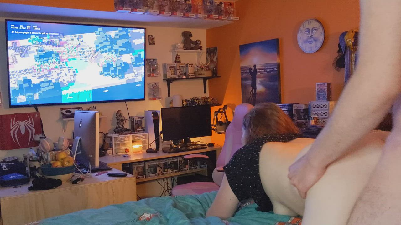 Amateur Bored And Ignored Freeuse Gamer Girl OnlyFans Wife gif
