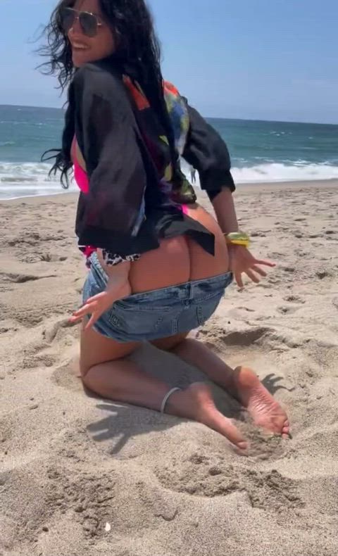 ass ass spread asshole beach big ass lapdance nipple nipples nipslip twerking gif