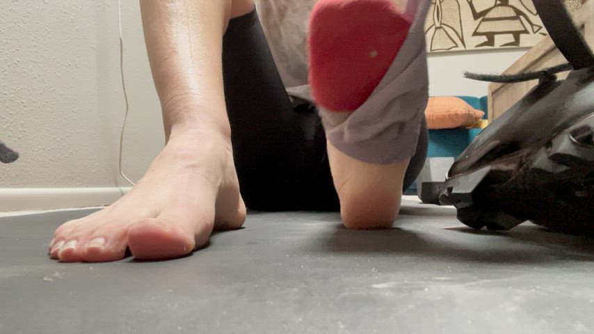 cum on feet dirty feet feet feet fetish soles workout gif