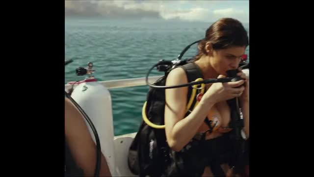 Alexandra Daddario deleted scene in RAMPAGE