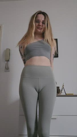 alt bending over camel toe glasses leggings yoga pants gif