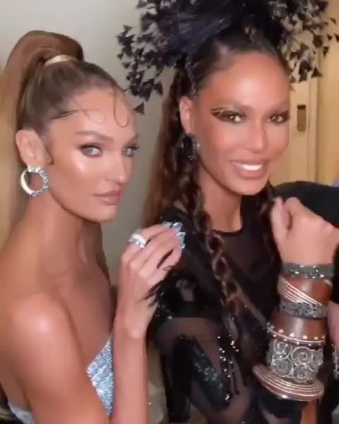 I MEAN GAWD DAMN. @angelcandices @joansmalls Both In @prabalgurung Makeup By @patrickta