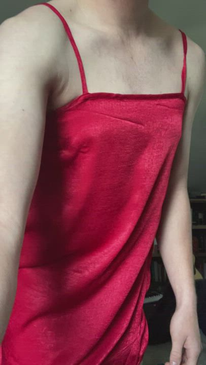 Short red dress ?