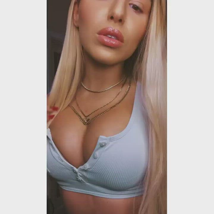 Abella Danger Ass Lips gif