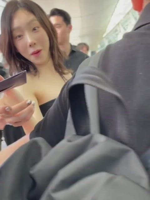 celebrity cleavage korean gif