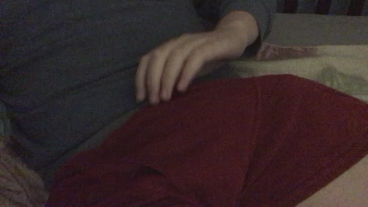 Getting my 18 year old high school cock hard 😉