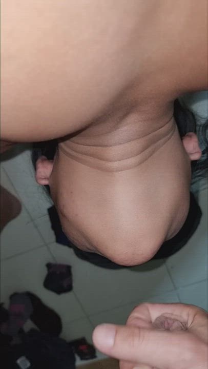 When hot Cum trickles down my neck it make me so horny daddy