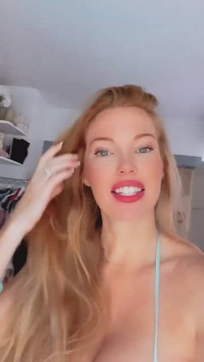 Boobs Cleavage Top gif