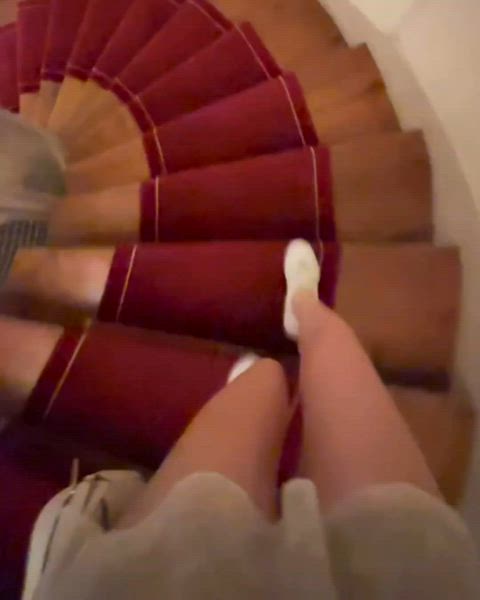 blonde bouncing tits legs gif
