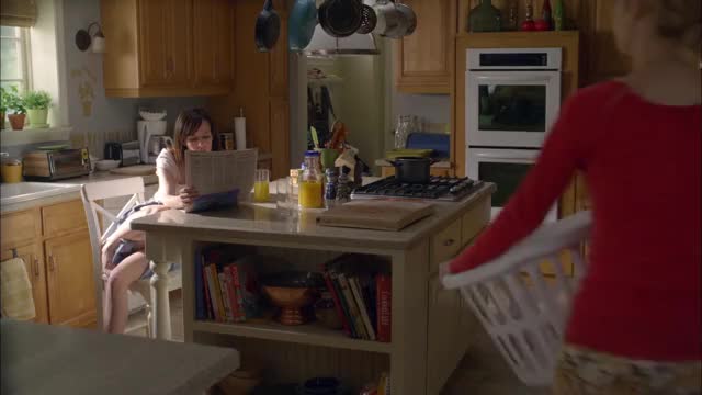 Brie Larson - United States of Tara S1E11 (2009) - underwear, & thin red shirt