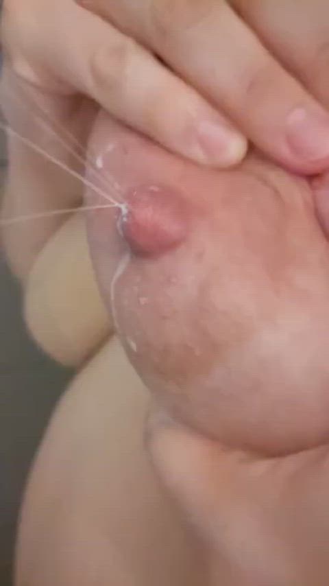 areolas bbw big tits close up lactating milk natural tits squirting voyeur big-areolas