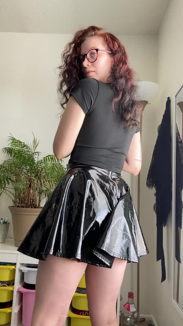 shiny skirt twisting