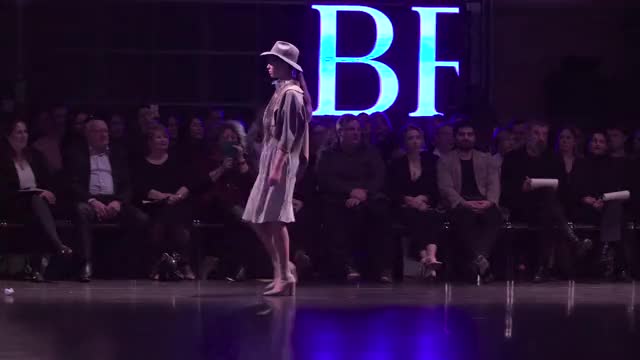 View.18 AMD Berlin Graduate´s fashion show in 4K