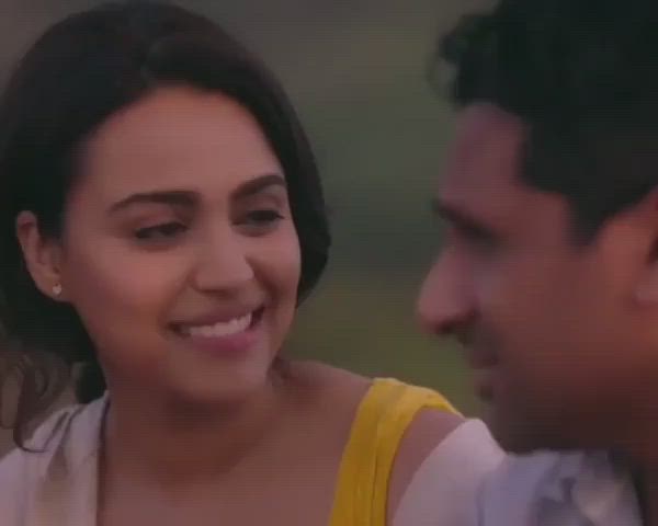 Bhaag Beanie Bhaag Kiss Scene (Ravi Patel and Swara Bhaskar)