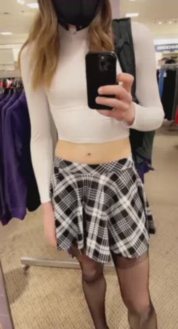 First time in public, side eye from a group of teen girls not pictured 💁🏻‍♀️