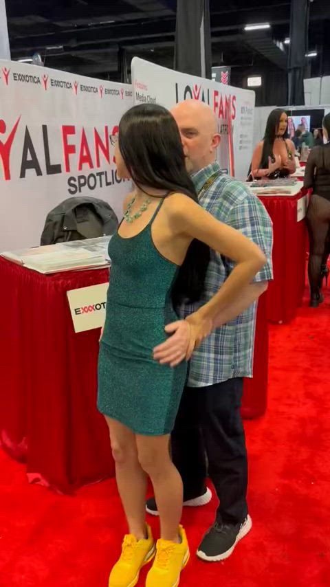 Alex Coal Meeting her Fan In Exxxotica Pt2