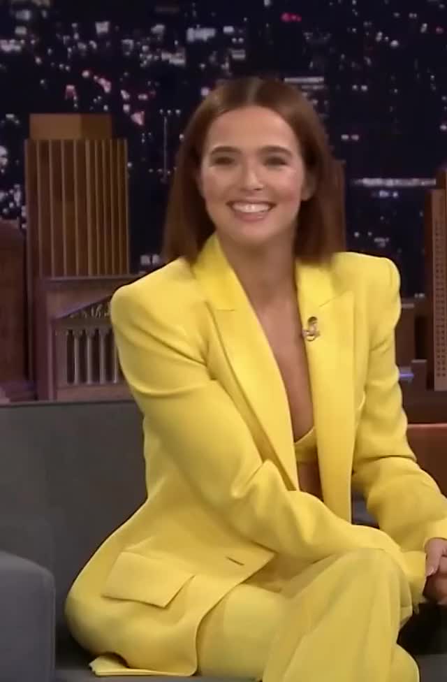 Zoey Deutch - The Tonight Show w Jimmy Fallon (Feb 2020) - (1) new3 (1)