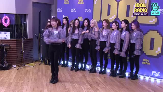 V LIVE - 'IDOL RADIO' ep#155. 더 높이 날아가줘 (w. 이달의 소녀) 96