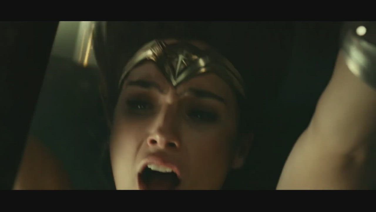 Gal Gadot been roughly thrusted by 9 inches dick and her pain in face !! unbearable..