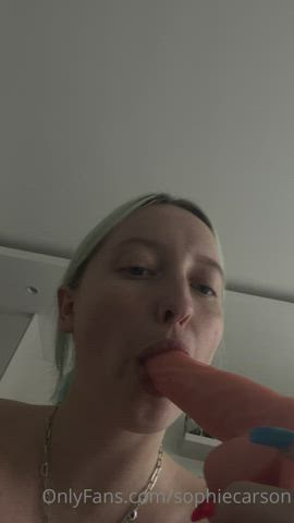 onlyfans sucking white girl gif