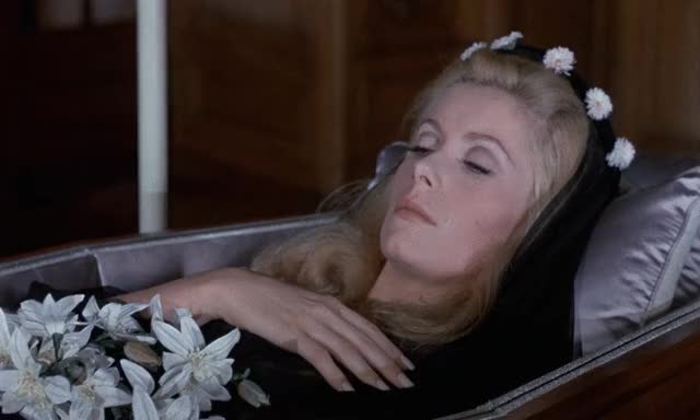 Belle-de-Jour-1967-GIF-00-55-43-corpse-awakens