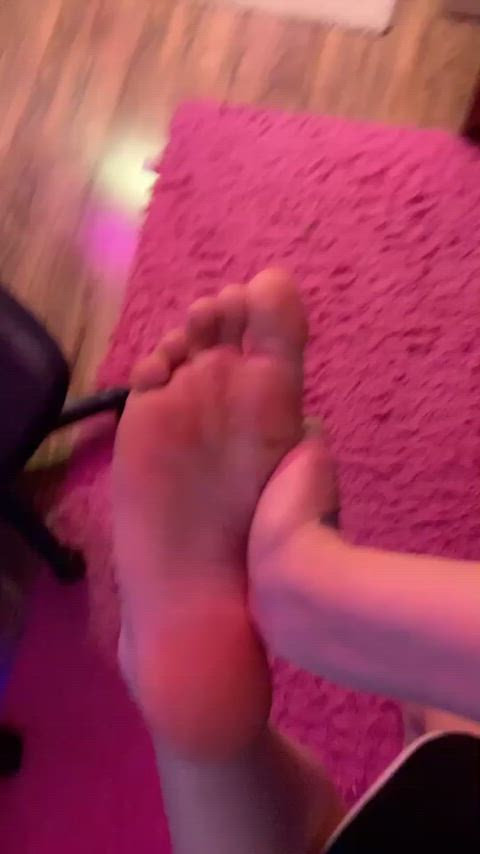 feet feet fetish soles toes gif