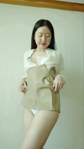 asian girlfriend legs panties pretty skirt upskirt gif