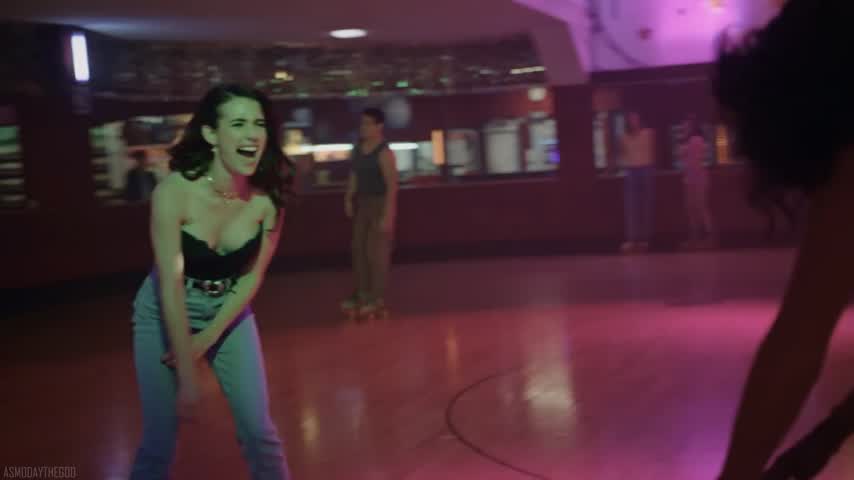 Emma Roberts gif