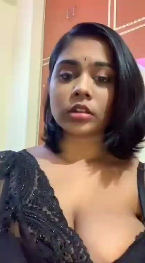 boobs cleavage hindi saree gif