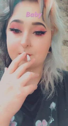 Wanna join me for a smoke? Maybe we can fuck after ;)
