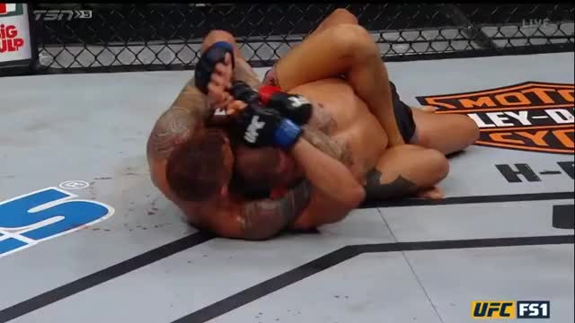 Here you can see the tap by Pettis clearly. :(