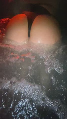 Cheeks that clap