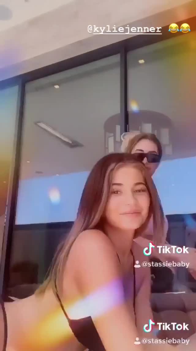 Kylie Jenner Twerk